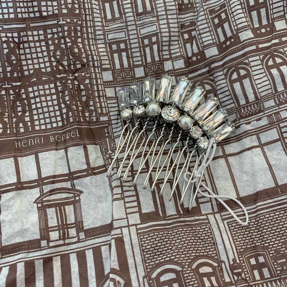 henri bendel Accessories - NWOT HENRI BENDEL silver hair comb
